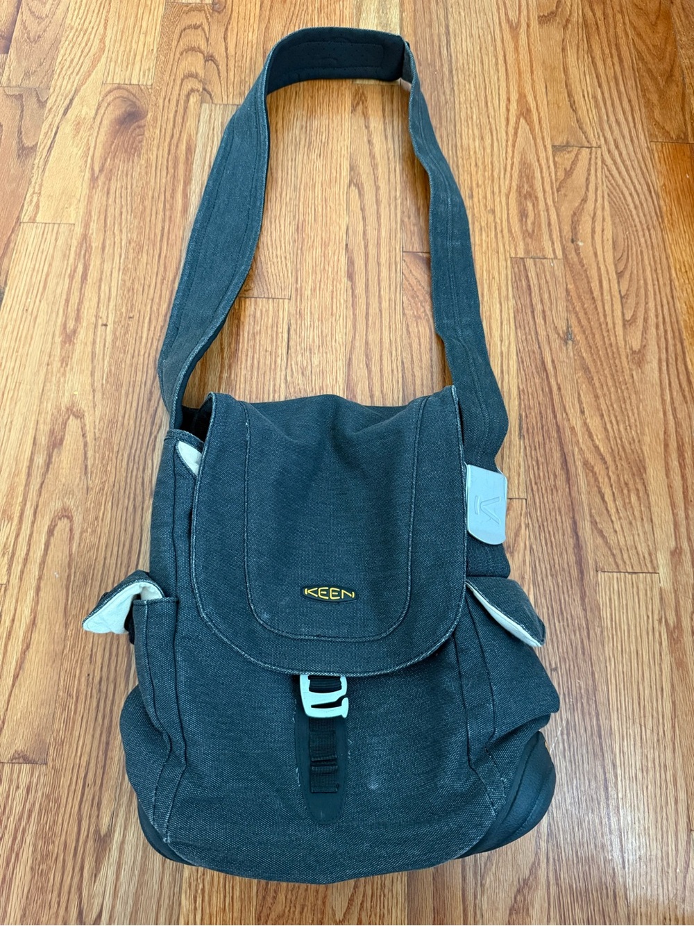 KEEN Hybrid Transport Messenger Crossbody Bag Adjustable Strap